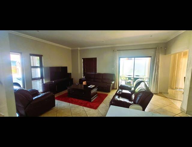 4 BEDROOM HOUSE FOR SALE IN AMBERFIELD